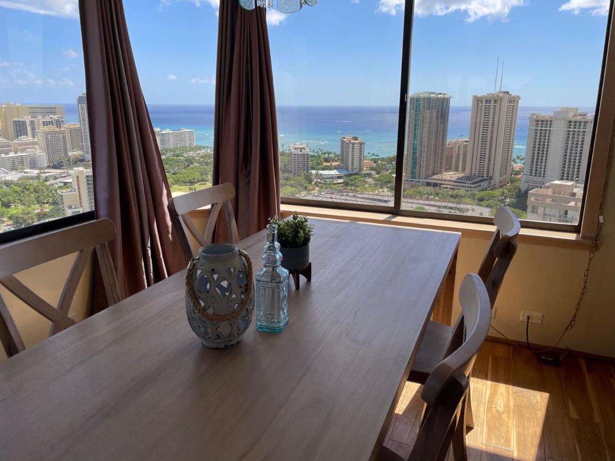 Hawaiian Monarch Penthouse 402 Honolulu