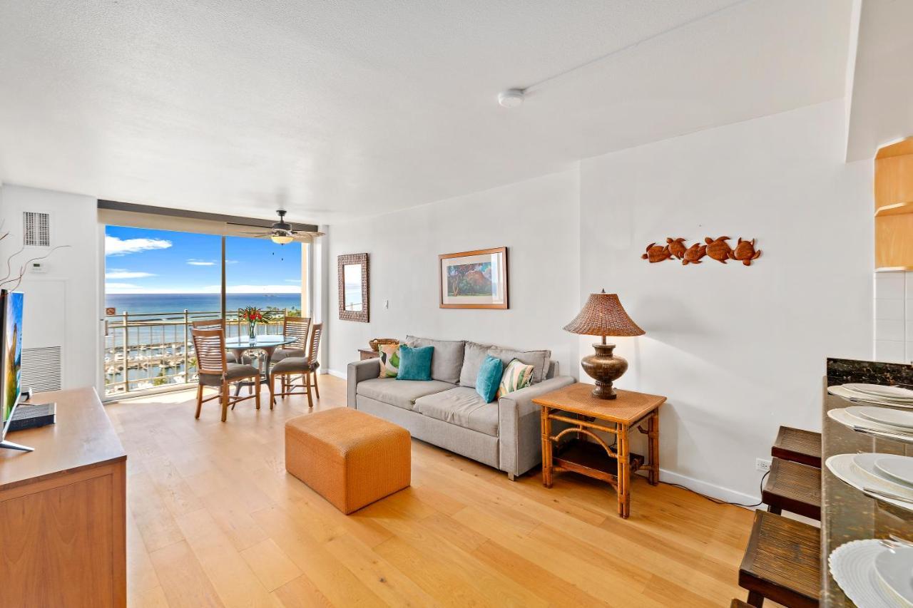 Ilikai Marina 1br Condo, Ocean View Haven Apartment *