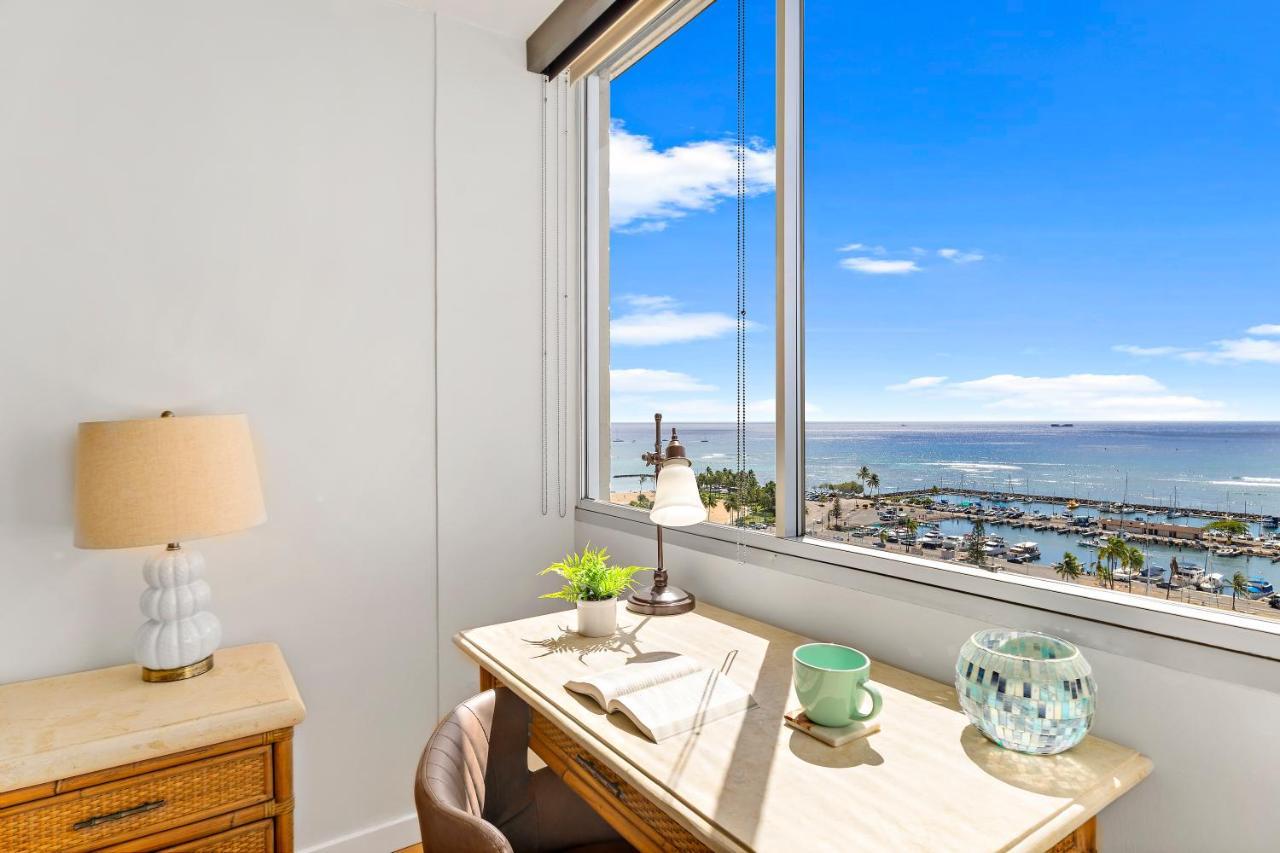 Ilikai Marina 1br Condo, Ocean View Haven Apartment