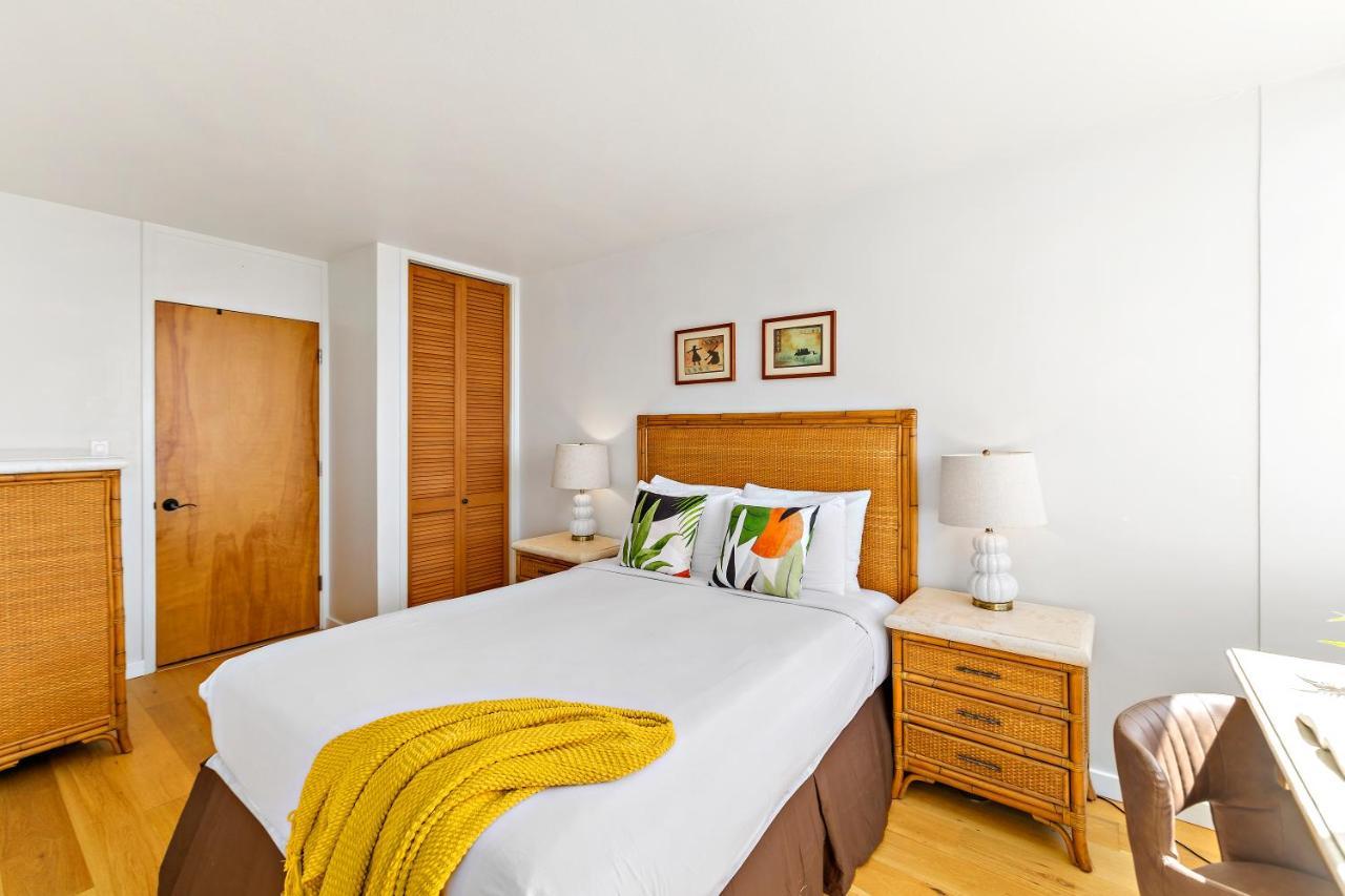 Ilikai Marina 1br Condo, Ocean View Haven *