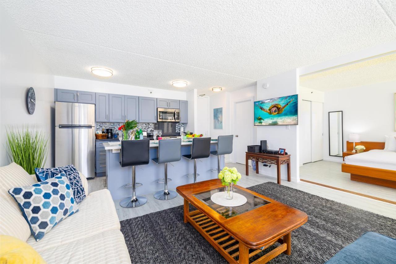 Stylish Waikiki Banyan 1br With Free Parking! * Honolulu