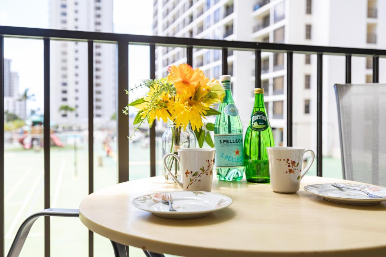 Apartment Stylish Waikiki Banyan 1br With Free Parking! *