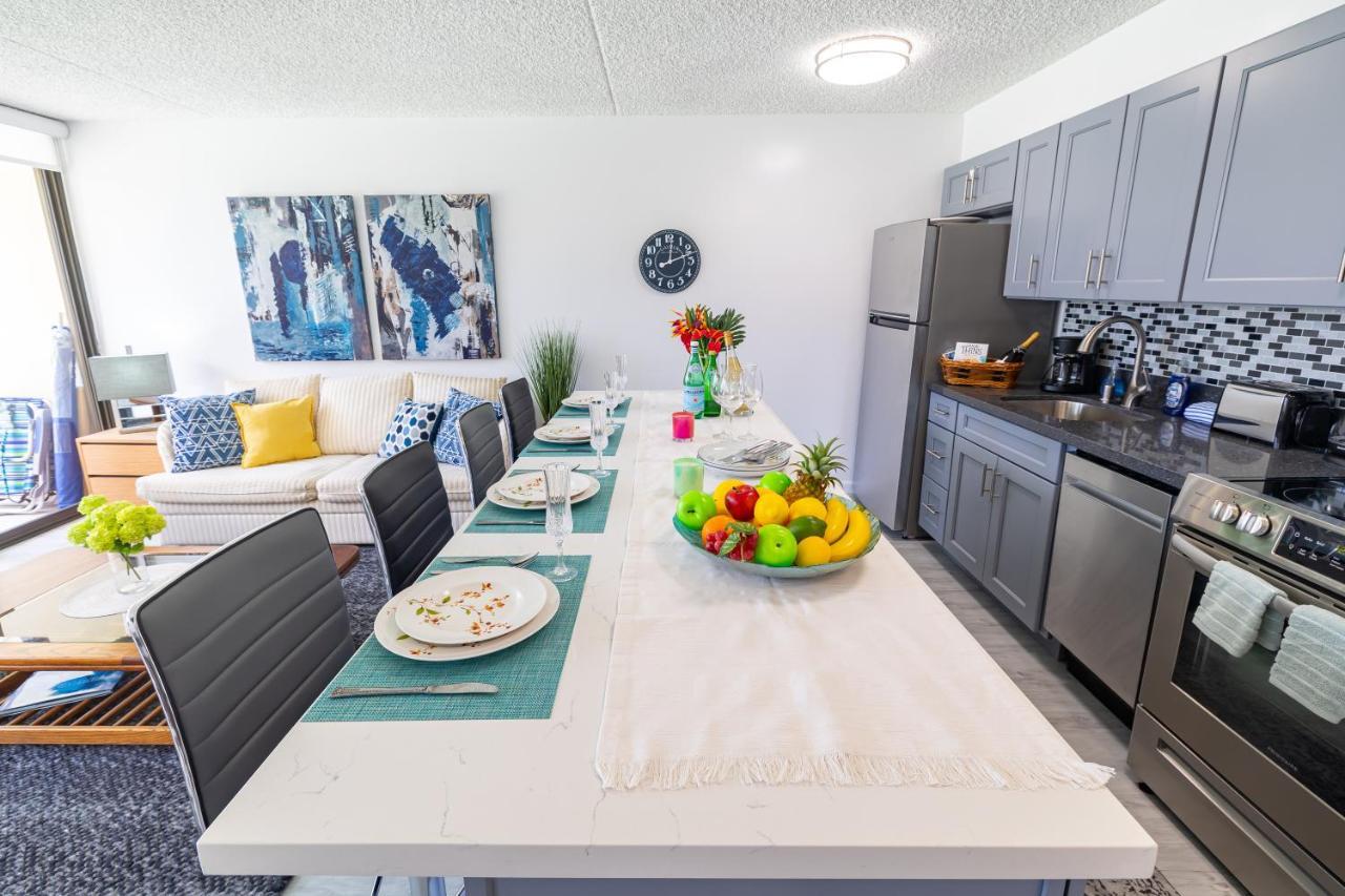Stylish Waikiki Banyan 1br With Free Parking! Apartment *