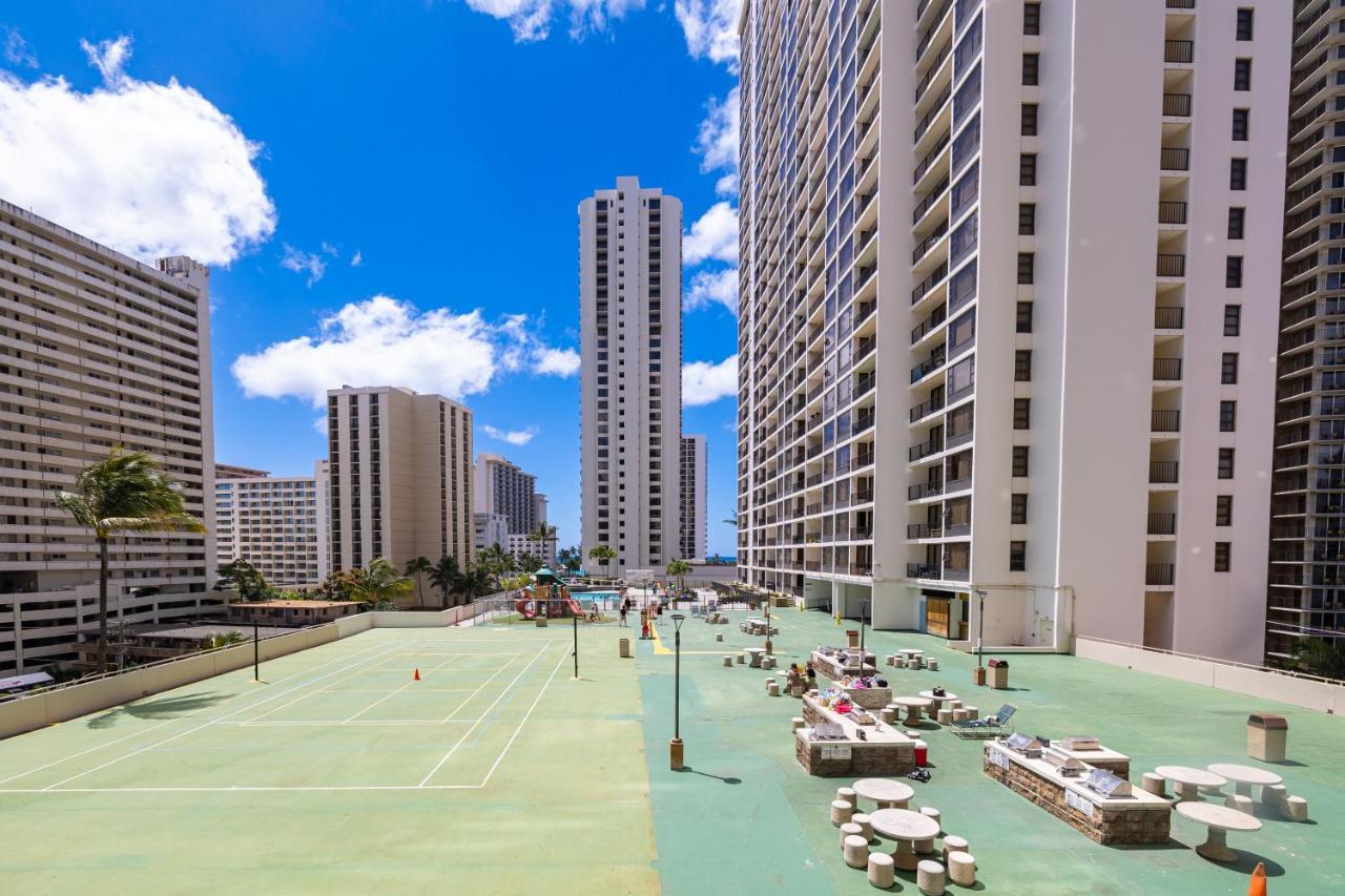 Stylish Waikiki Banyan 1br With Free Parking! Honolulu