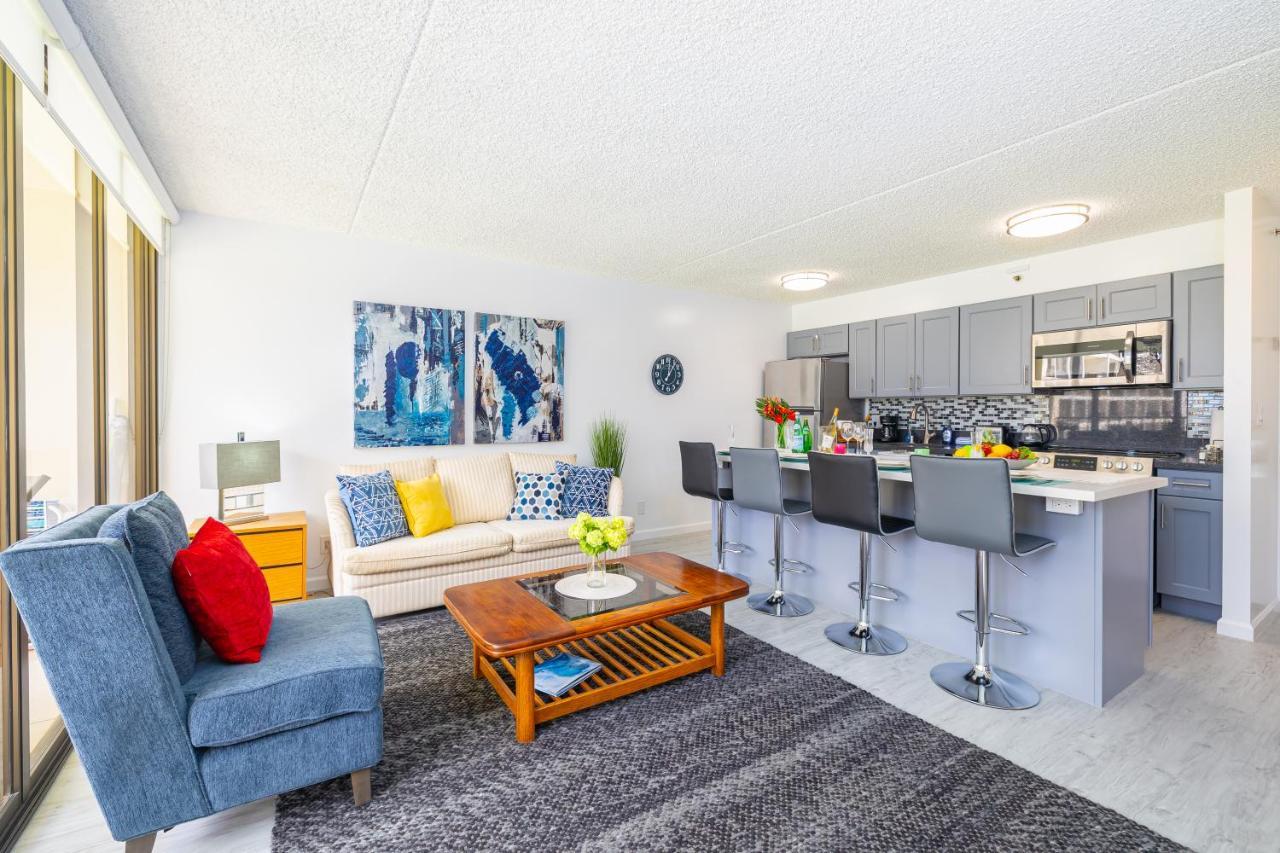 Stylish Waikiki Banyan 1br With Free Parking!