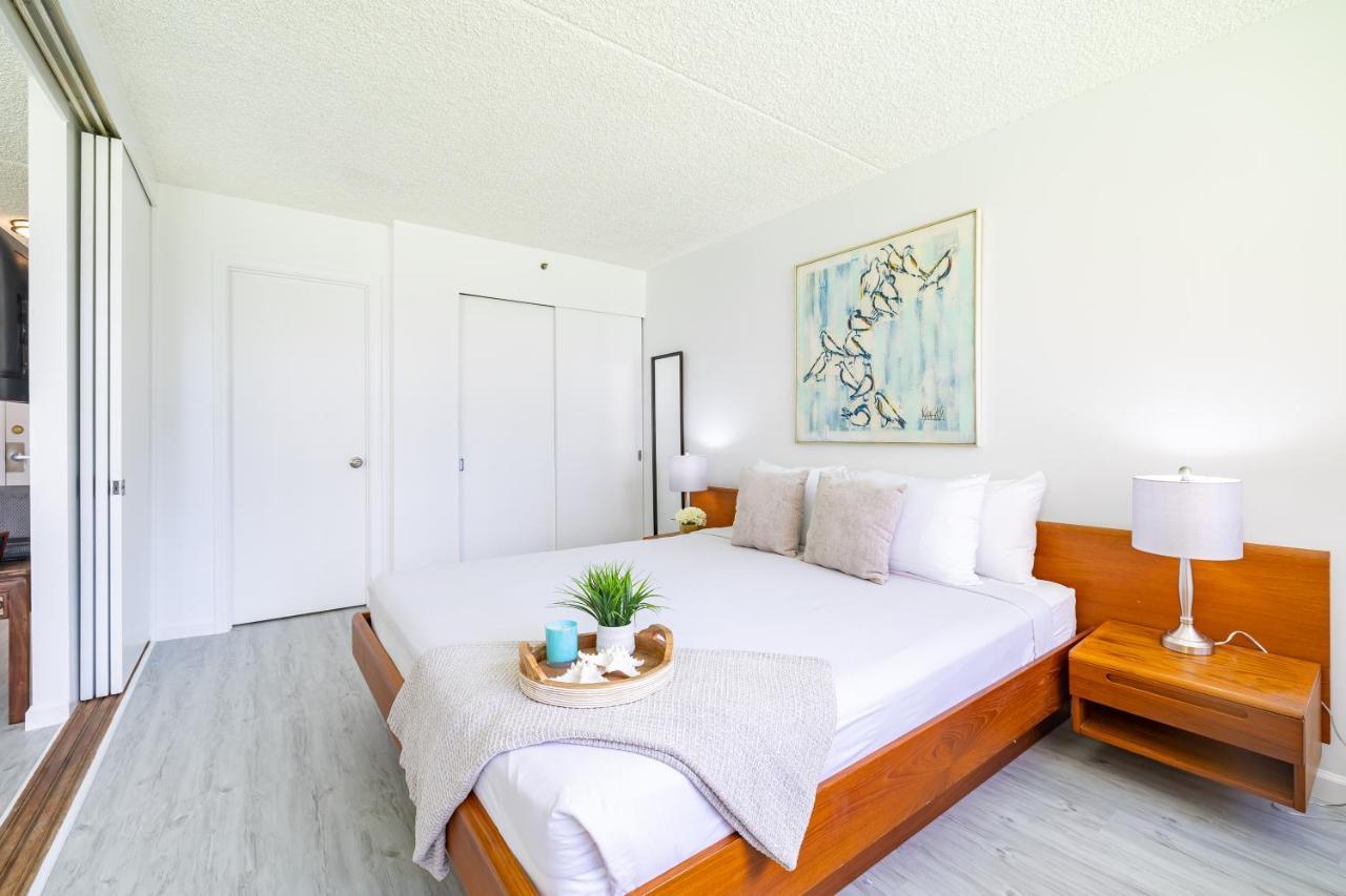 Apartment Stylish Waikiki Banyan 1br With Free Parking! Honolulu