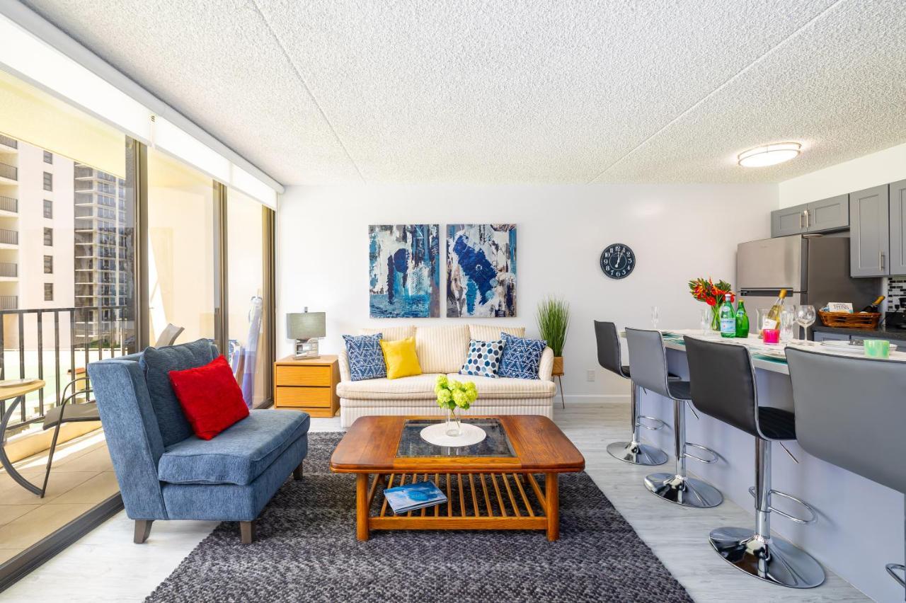 Stylish Waikiki Banyan 1br With Free Parking! * Honolulu