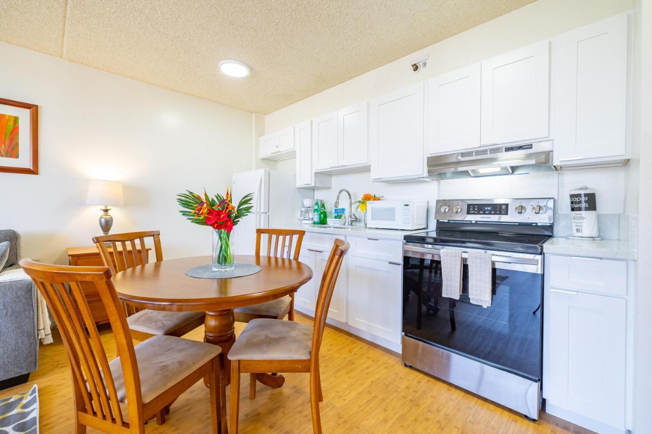 Waikiki Banyan Ocean View Oasis With Free Parking! Honolulu