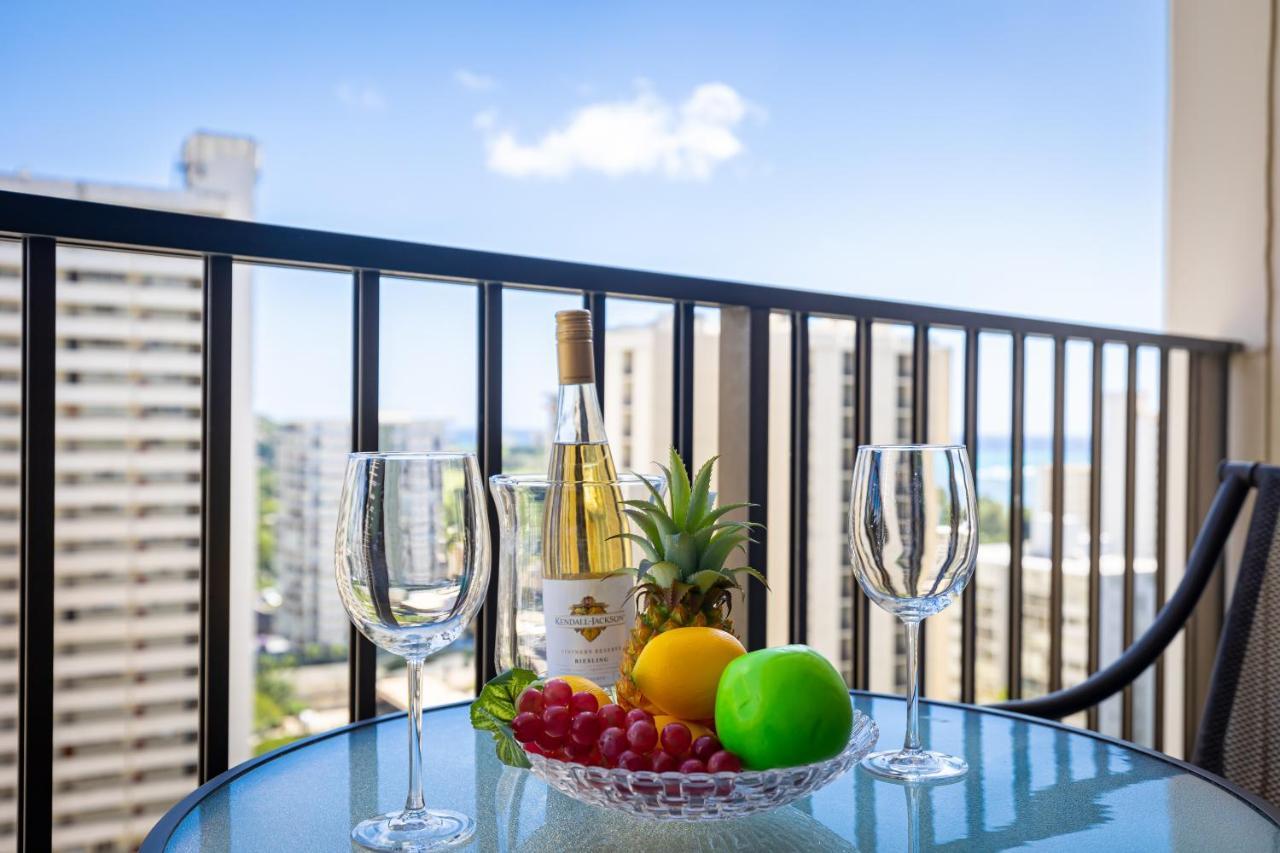 Waikiki Banyan Ocean View Oasis With Free Parking! Apartment