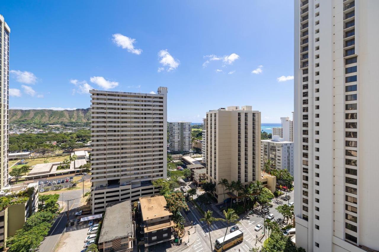 Waikiki Banyan Ocean View Oasis With Free Parking! Apartment *