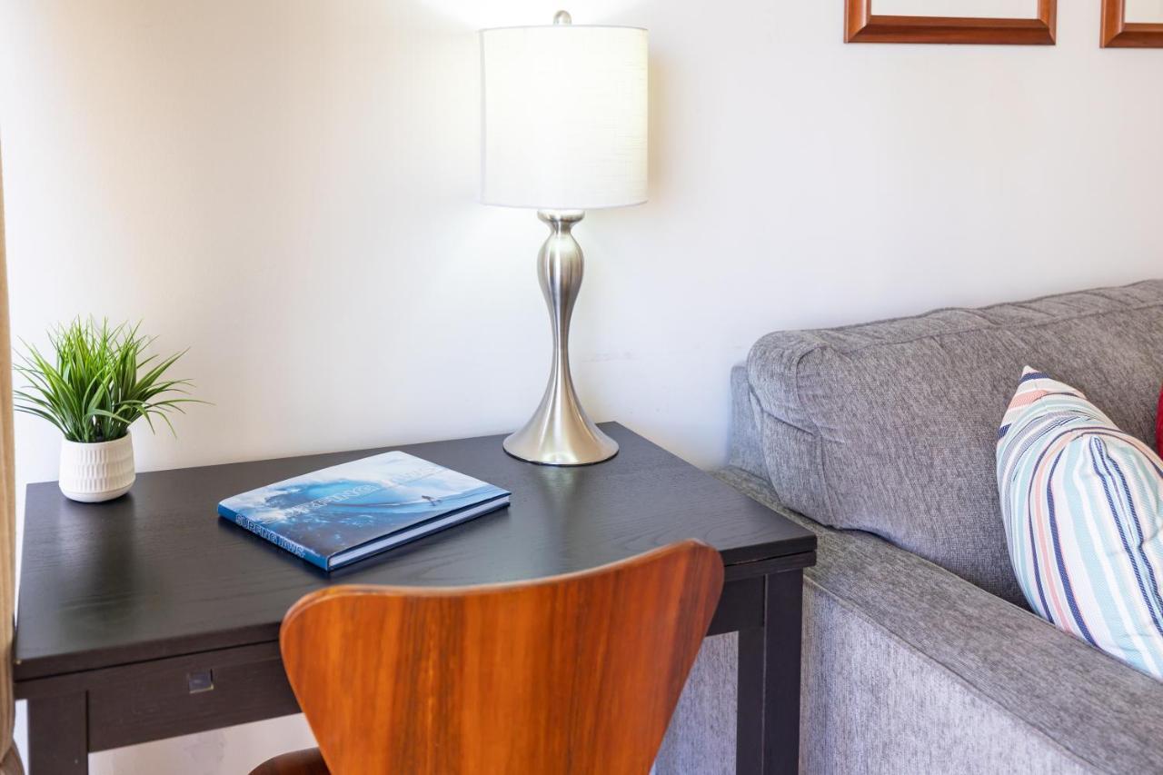 Waikiki Banyan Ocean View Oasis With Free Parking! Apartment