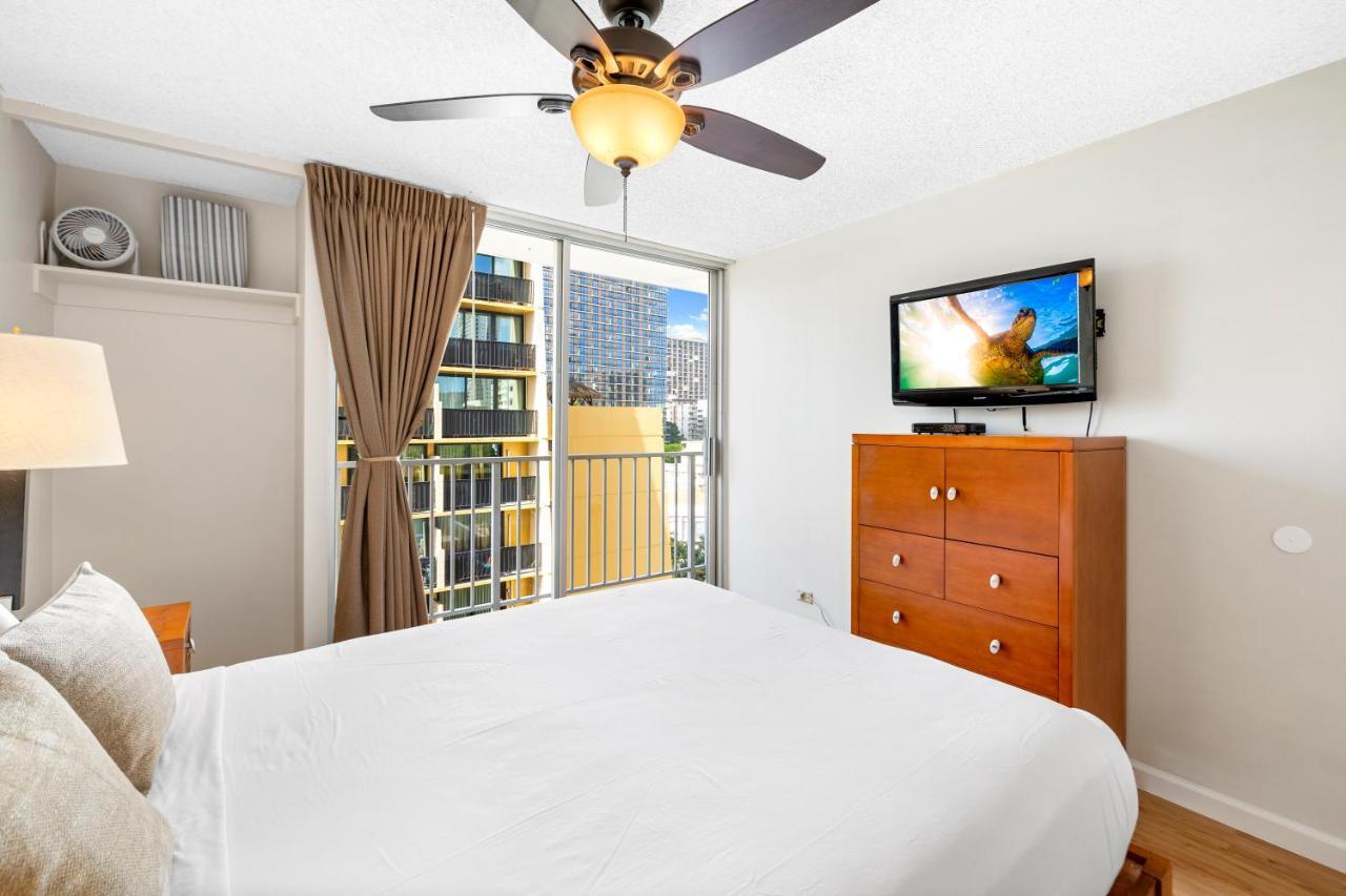 1br With Great Views, 3 Mins To Waikiki Beach! Honolulu