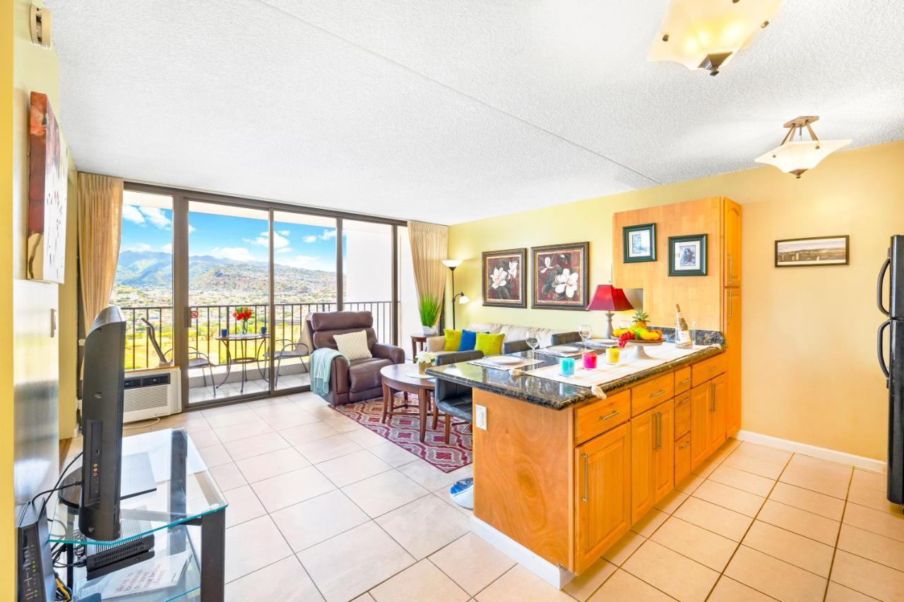 Stylish With Mountain Views In Waikiki Banyan! Honolulu