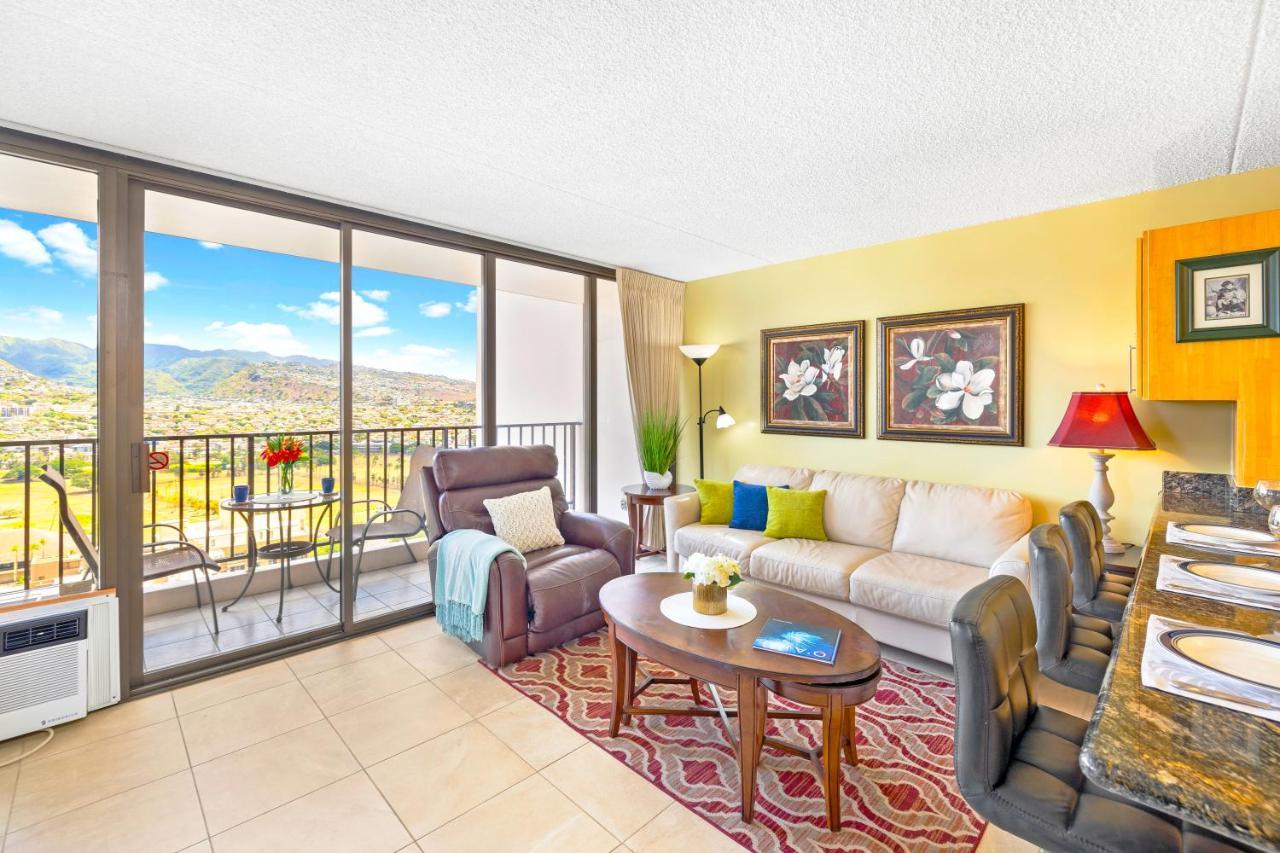 Stylish With Mountain Views In Waikiki Banyan! * Honolulu
