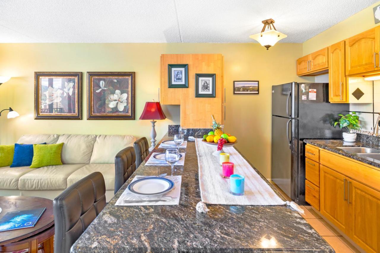 Apartment Stylish With Mountain Views In Waikiki Banyan! *