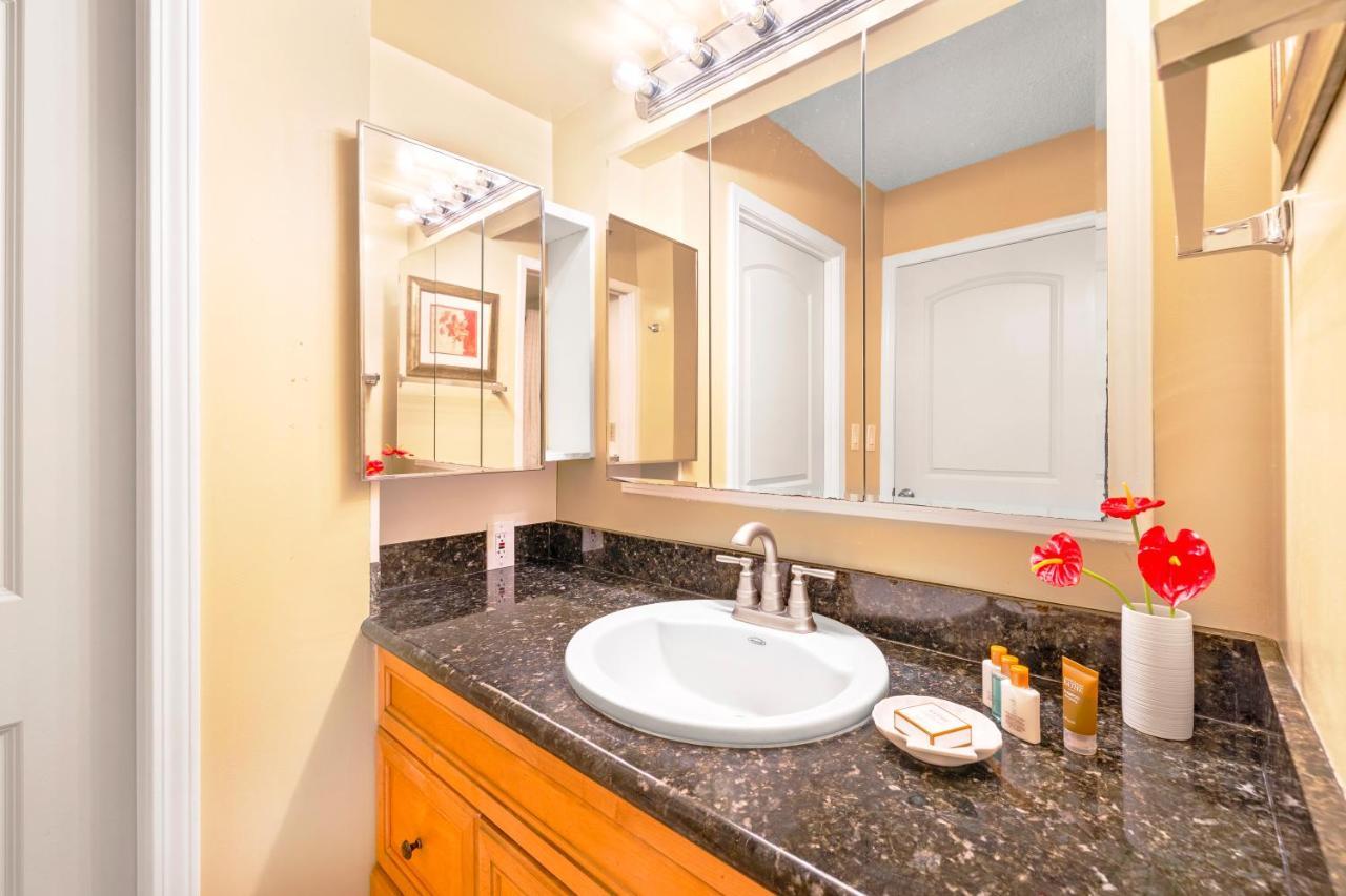 Apartment Stylish With Mountain Views In Waikiki Banyan! Honolulu