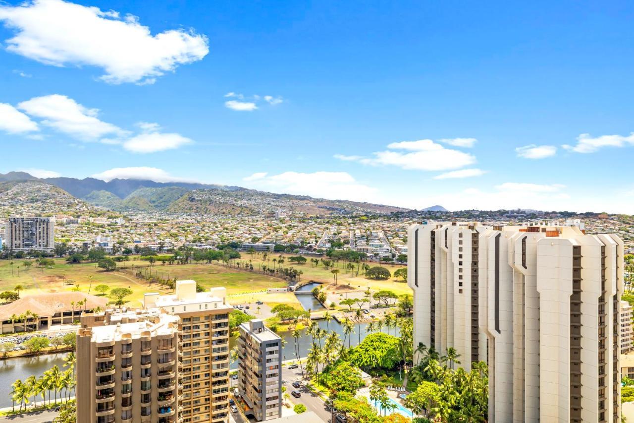 Stylish With Mountain Views In Waikiki Banyan! Apartment Honolulu