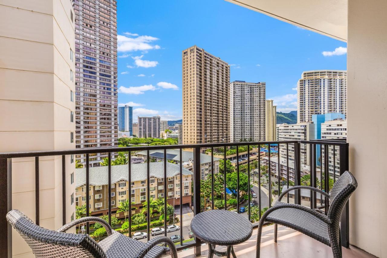 Castle At Palms At Waikiki Hotel