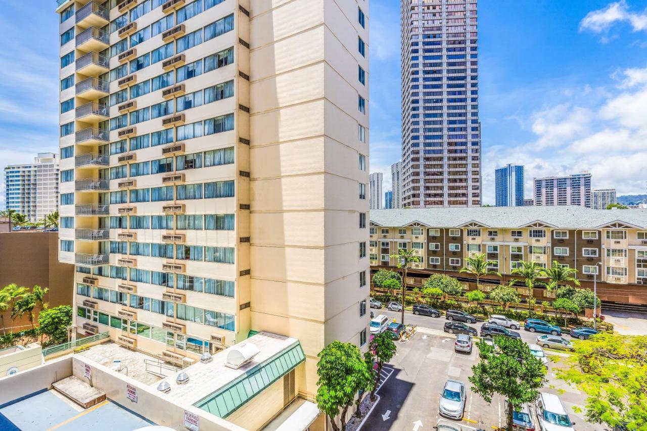 Castle At Palms At Waikiki 3*