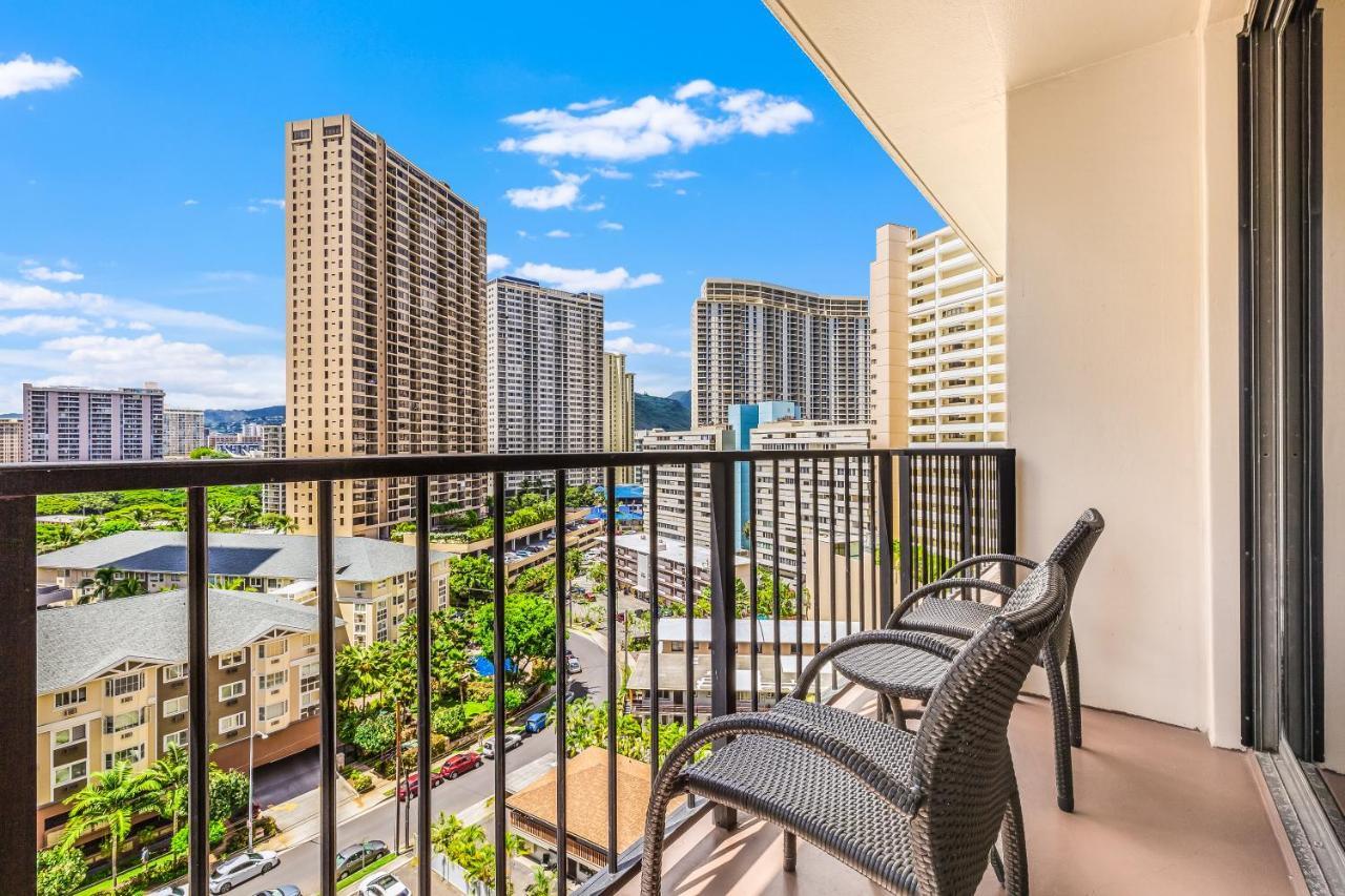Castle At Palms At Waikiki Hotel 3*