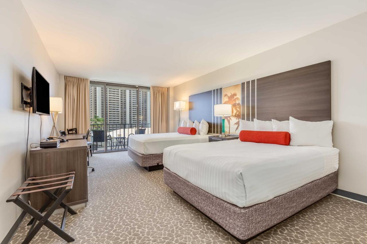 Castle At Palms At Waikiki 3*