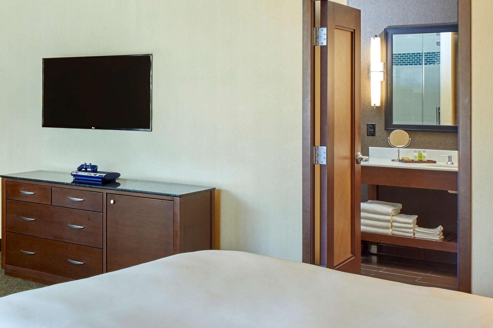 Doubletree By Hilton Alana - Waikiki