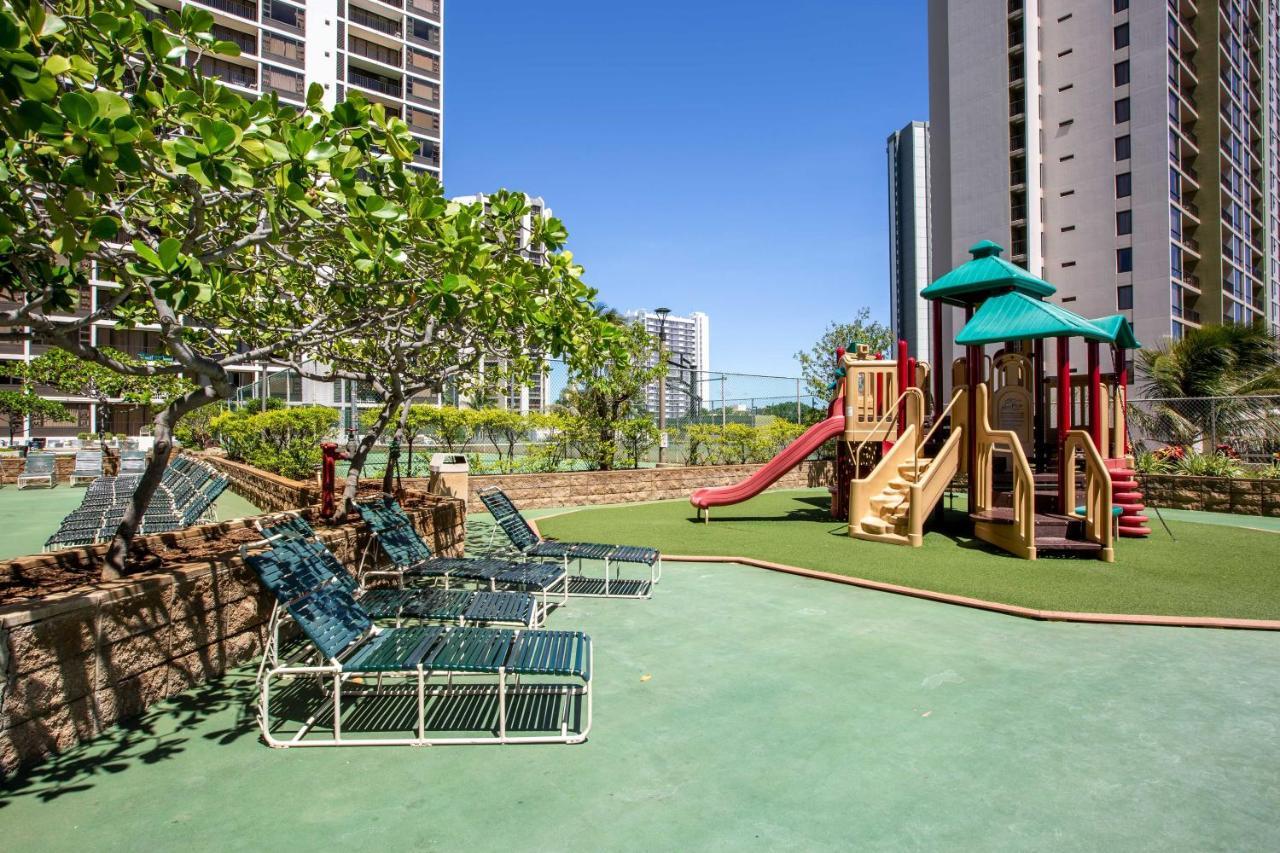 Apartment Vacation Walk To Waikiki Beach! *