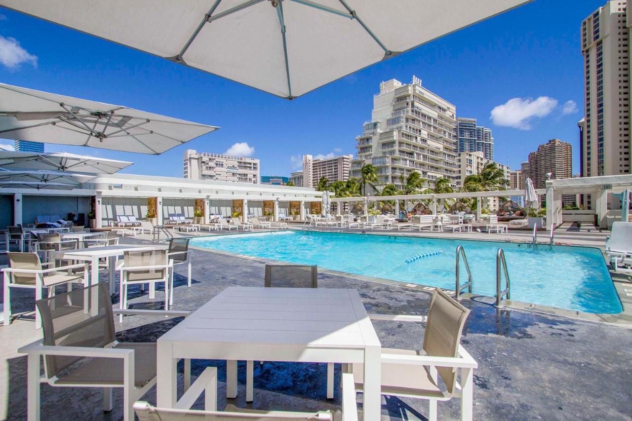 Inn Ocean Views From Balcony Walk To And Mall 3024 Honolulu