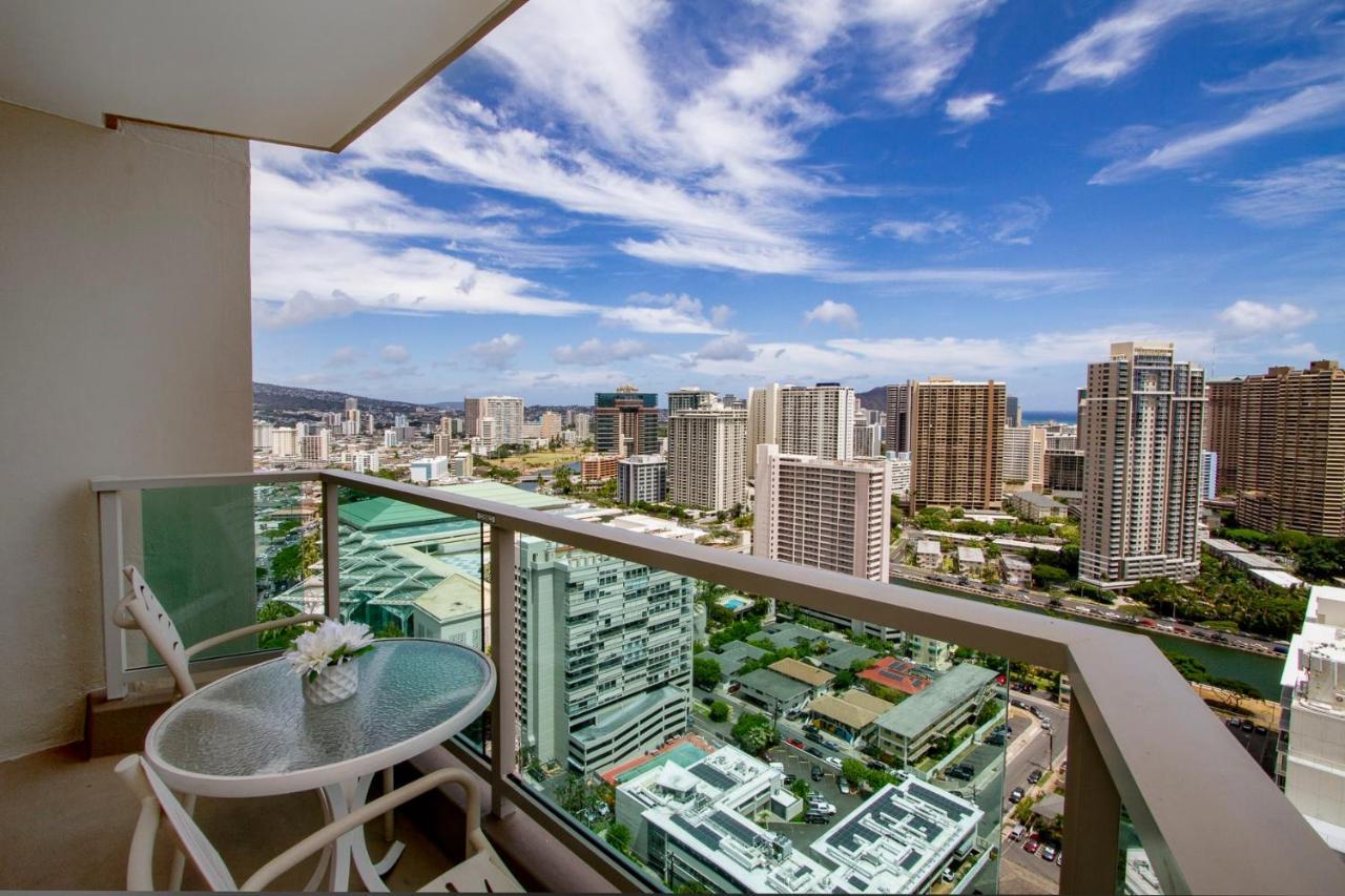 Ocean Views From Balcony Walk To And Mall 3024 Inn Honolulu
