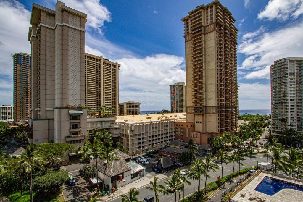 Ocean View Balcony Walk To Pw722 Apartment Honolulu