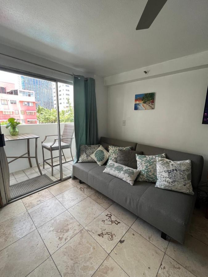 Apartment Cozy Studio A Couple Blocks Away From The Beach! Honolulu