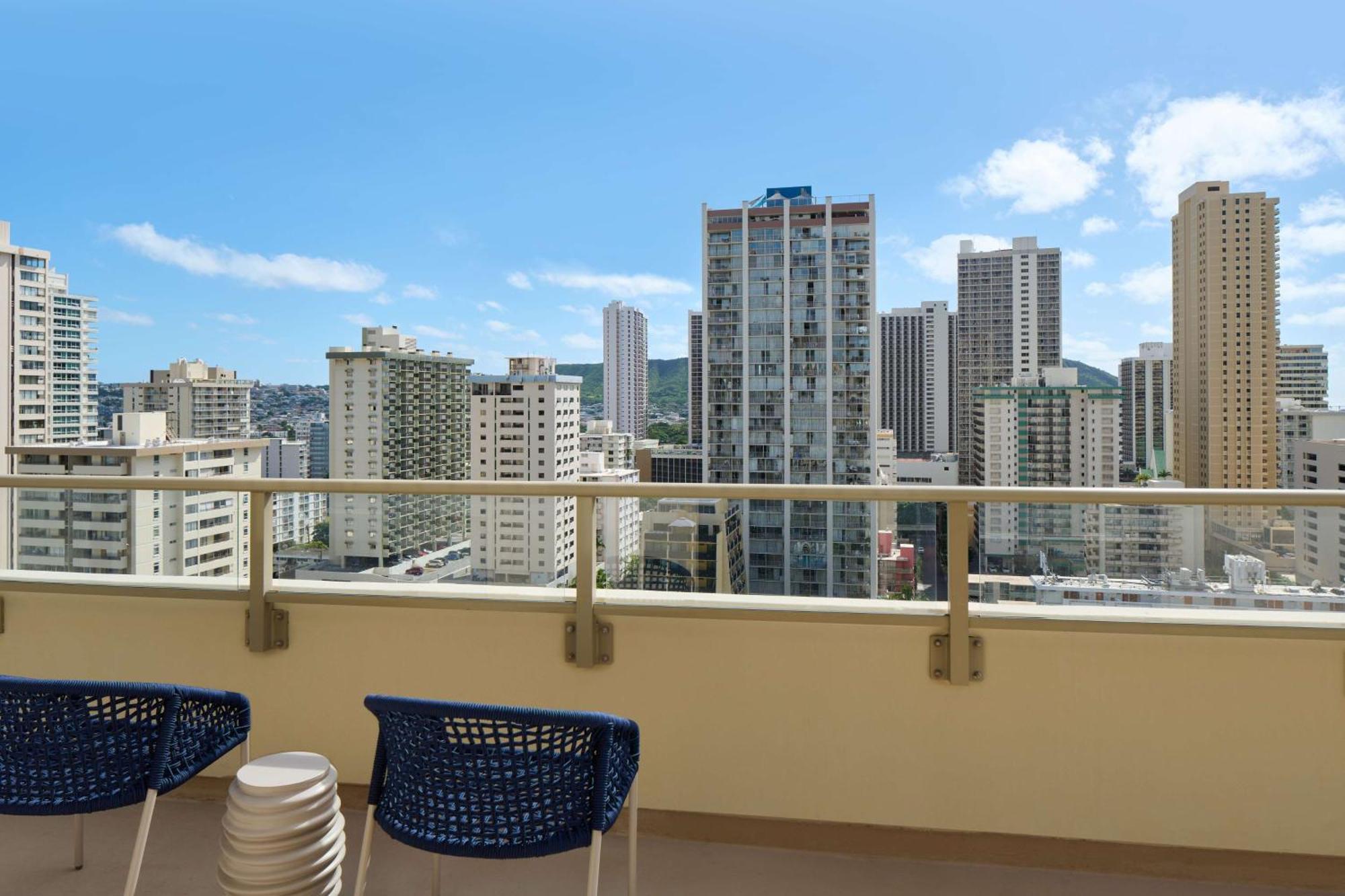 Outrigger Waikiki Paradise Hotel 4*