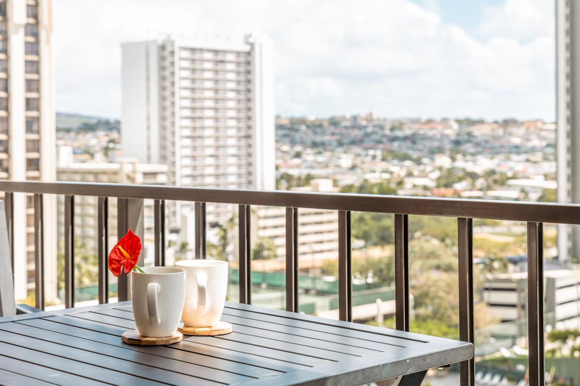 Apartment Diamond Head View Condo, Steps To & Free Parking! Honolulu
