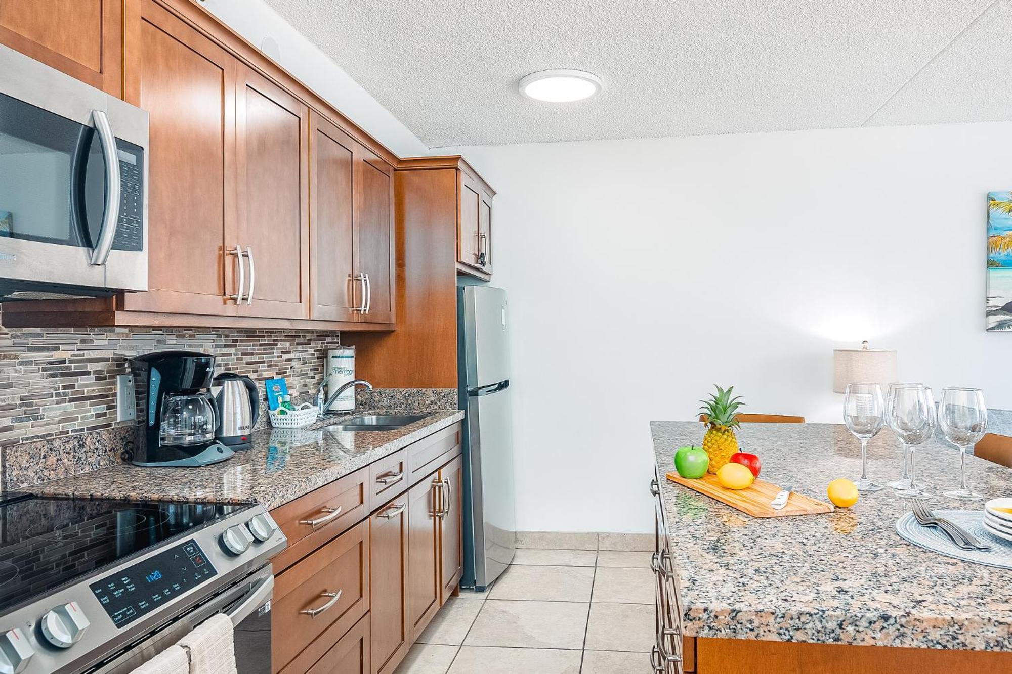 Diamond Head View Condo, Steps To & Free Parking! Apartment