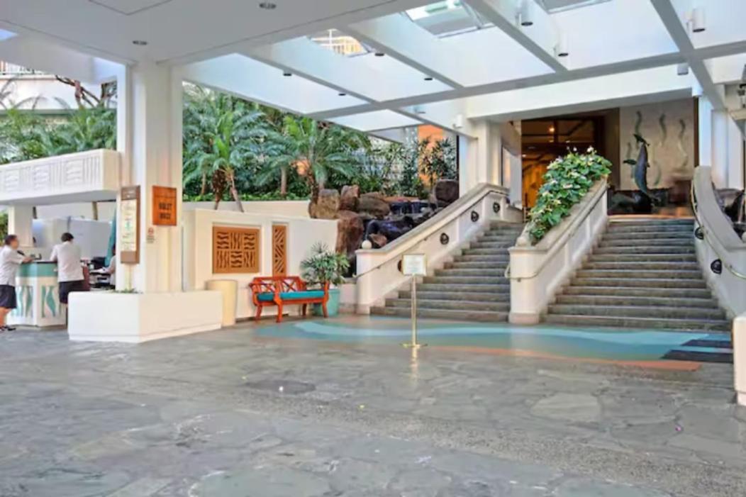 Ilikai's Front Executive * Honolulu