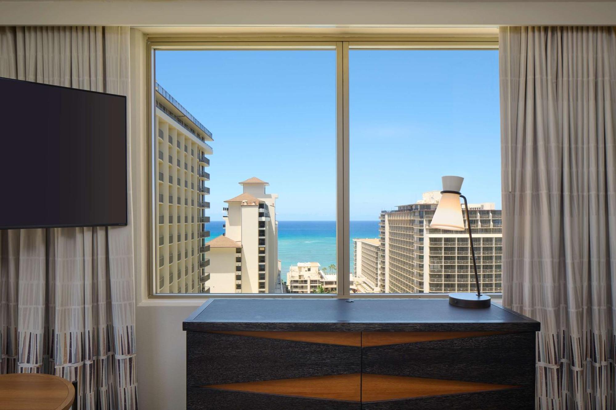 Embassy By Hilton Waikiki Walk 4*