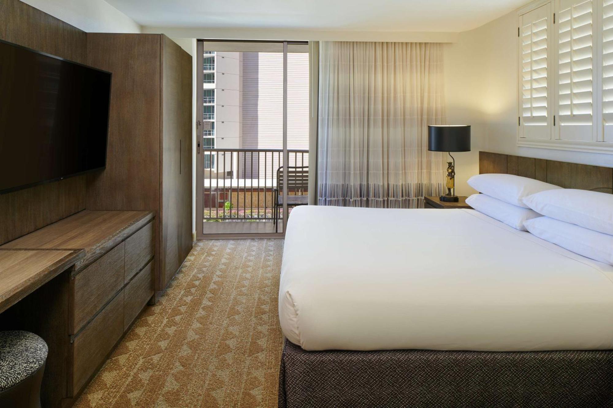 Resort Embassy By Hilton Waikiki Walk 4*