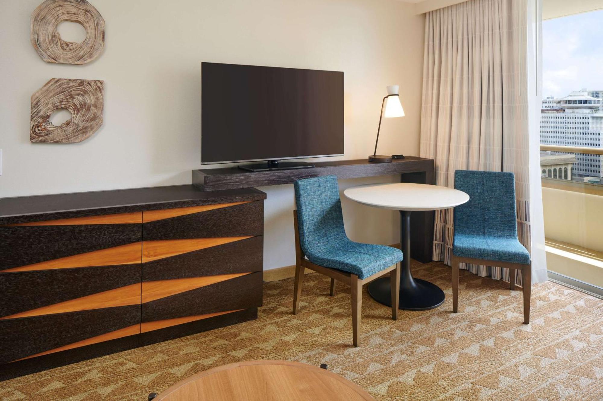 Embassy By Hilton Waikiki Walk 4*