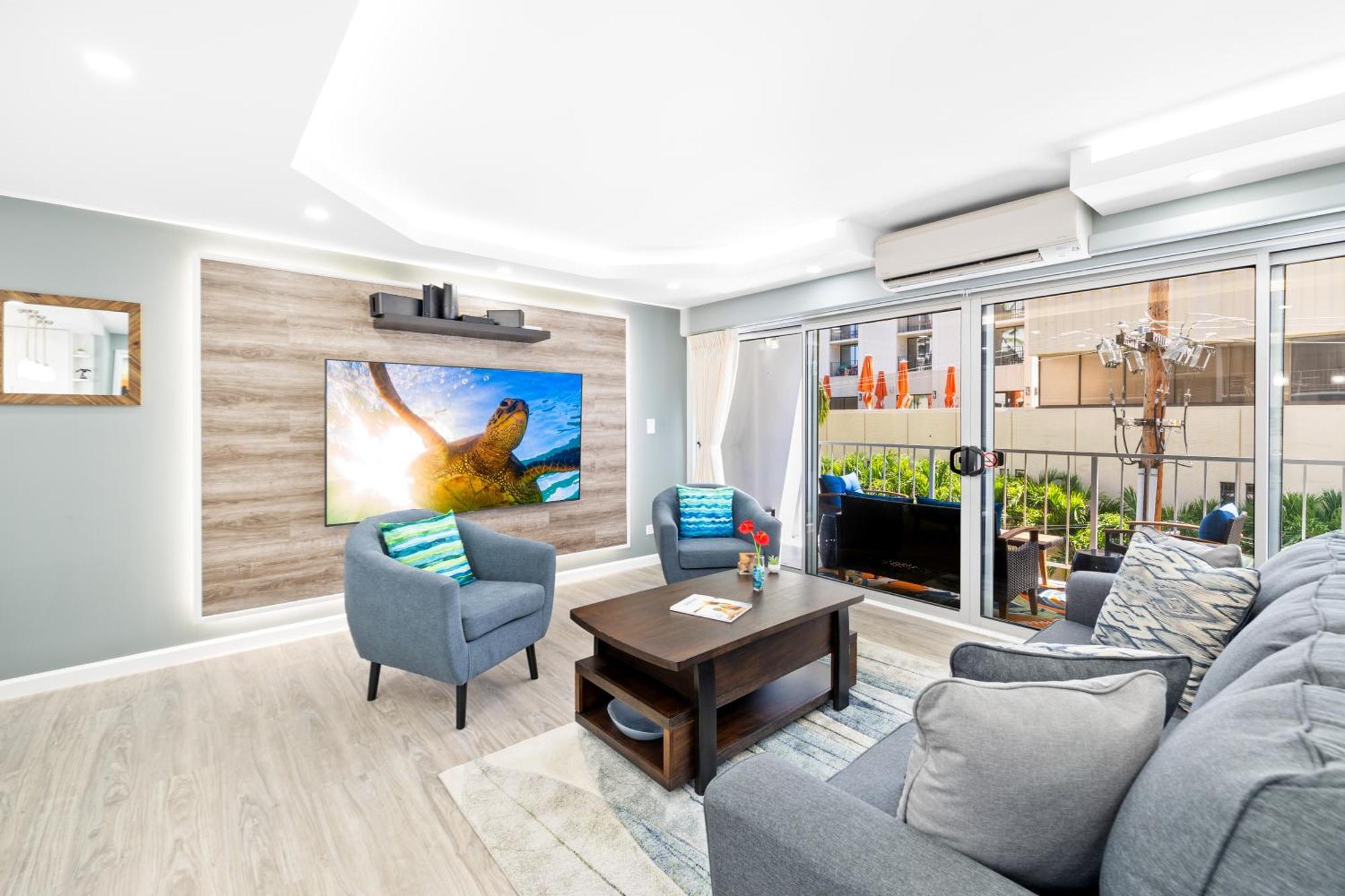 Fully Renovated 2br And 2ba Near Waikiki With Parking *