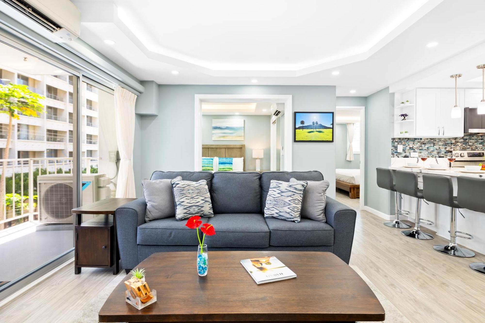 Apartment Fully Renovated 2br And 2ba Near Waikiki With Parking *