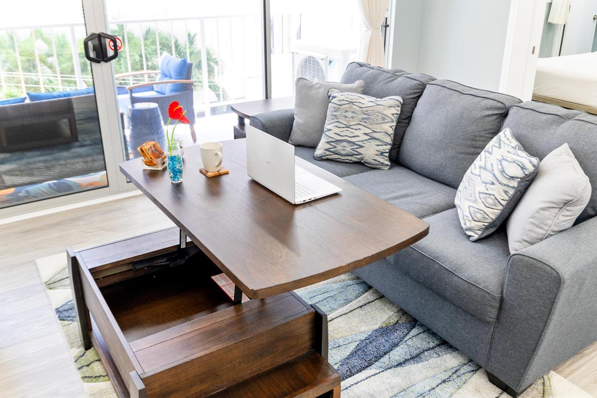 Fully Renovated 2br And 2ba Near Waikiki With Parking Apartment