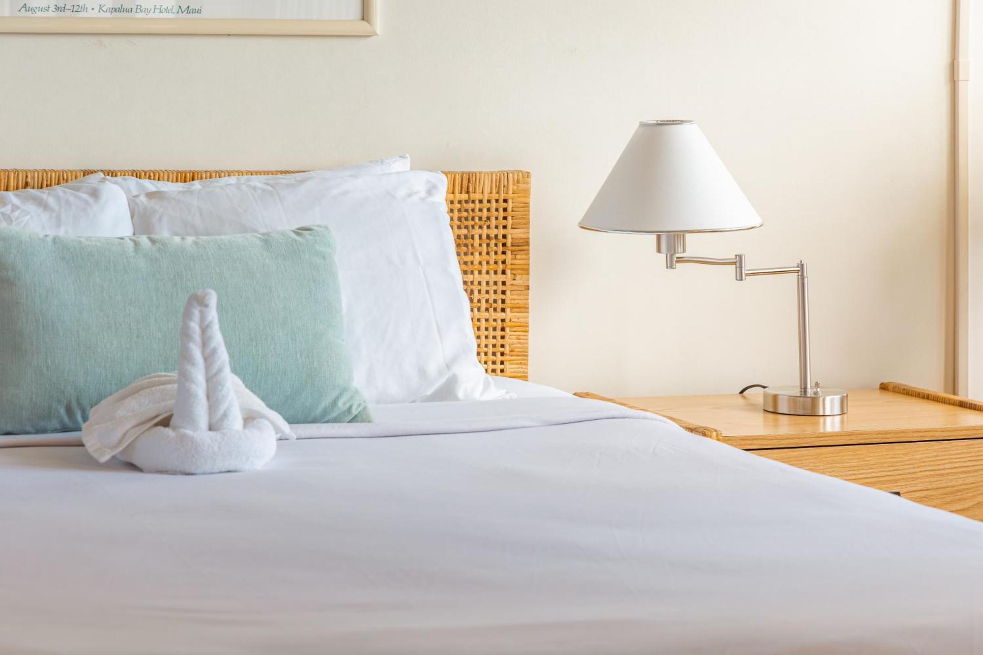 Waikiki Banyan Cozy - Ocean View With Free Parking! Apartment