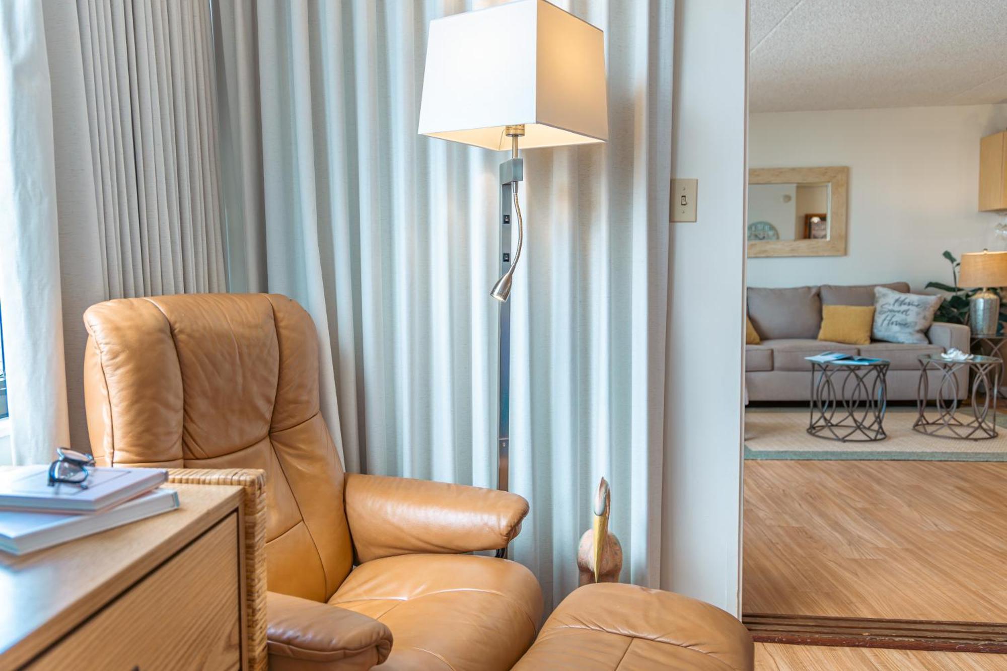 Apartment Waikiki Banyan Cozy - Ocean View With Free Parking!