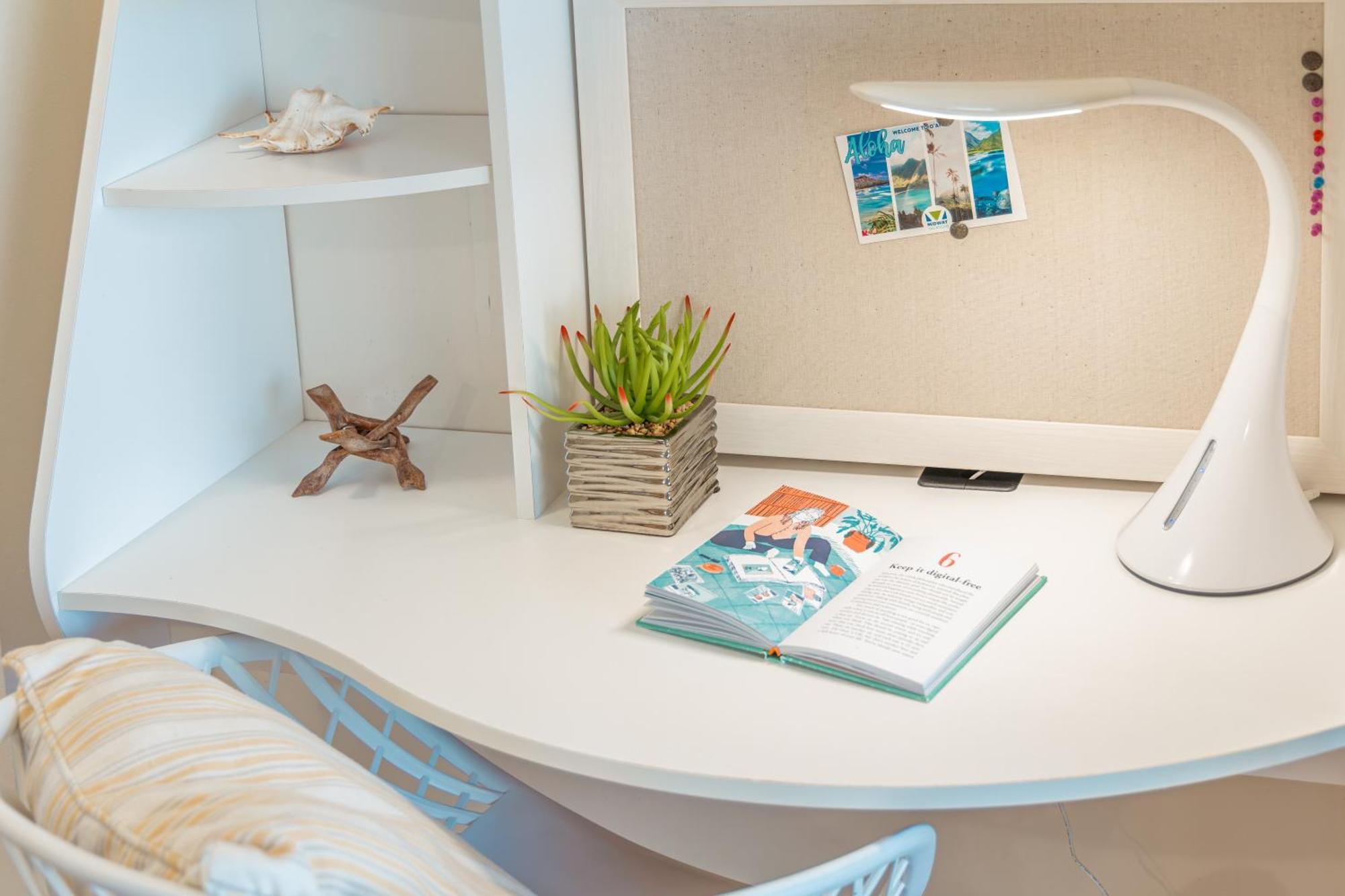 Waikiki Banyan Cozy - Ocean View With Free Parking! Apartment
