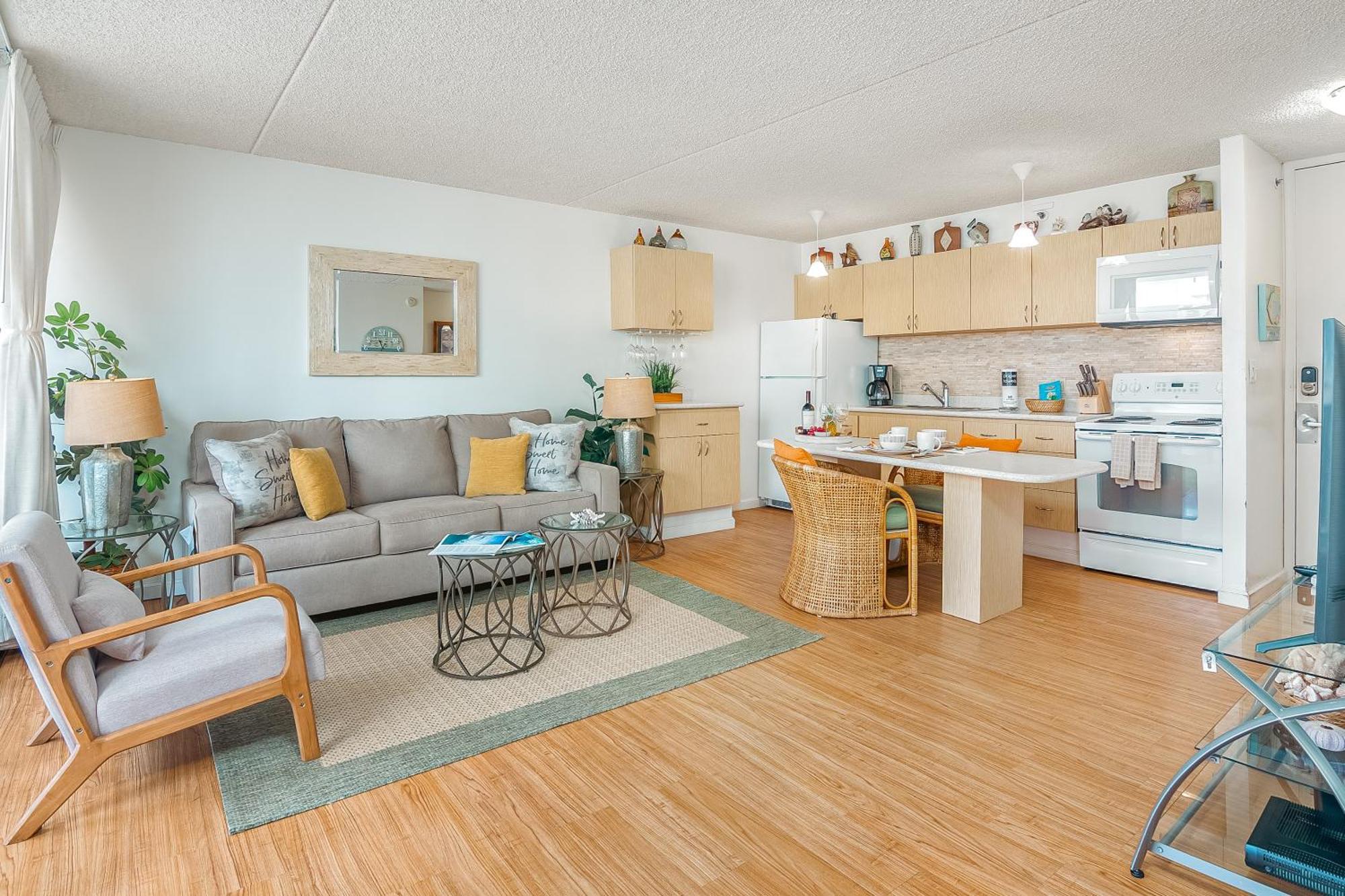 Waikiki Banyan Cozy - Ocean View With Free Parking!