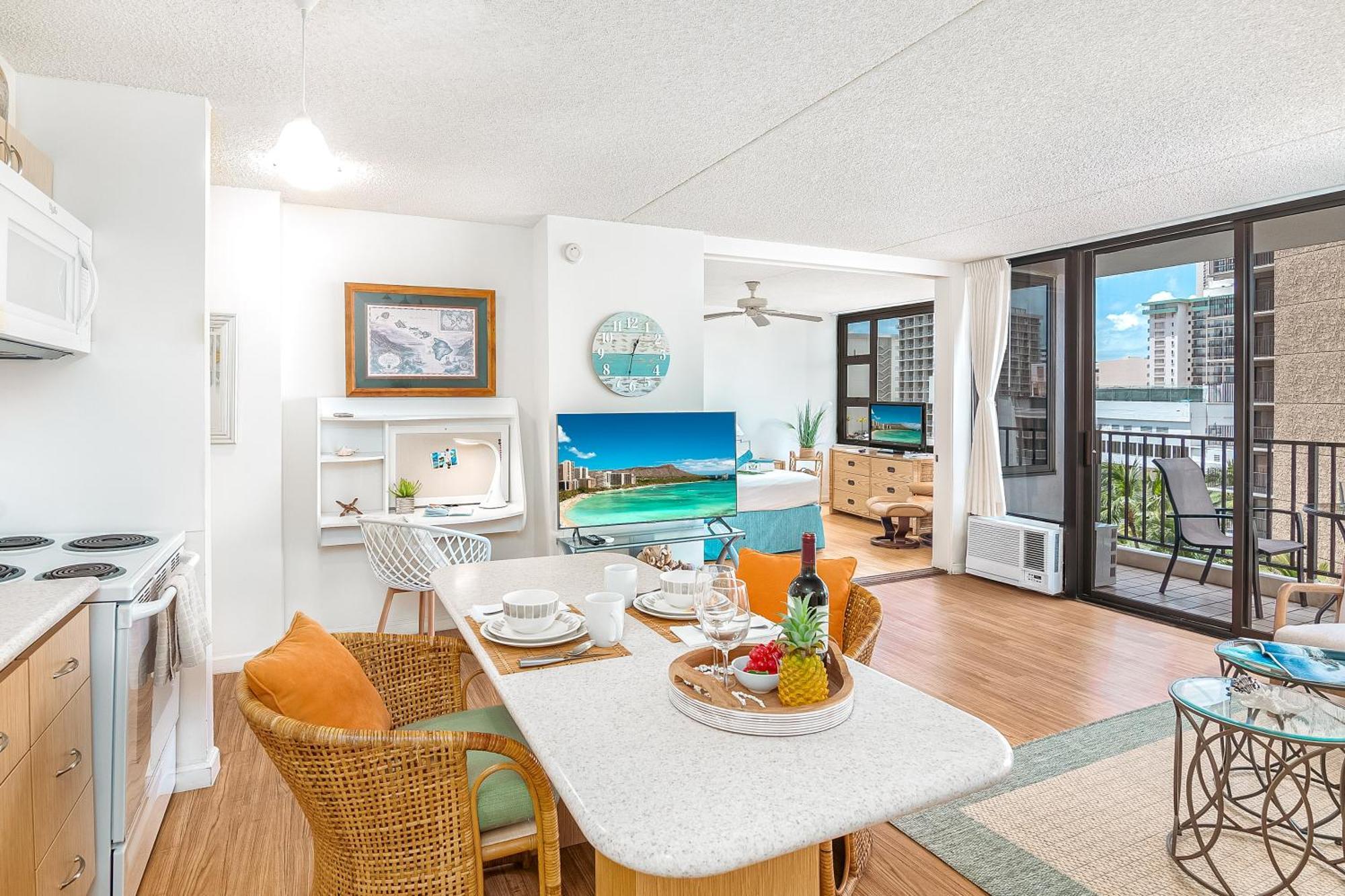 Waikiki Banyan Cozy - Ocean View With Free Parking! Honolulu
