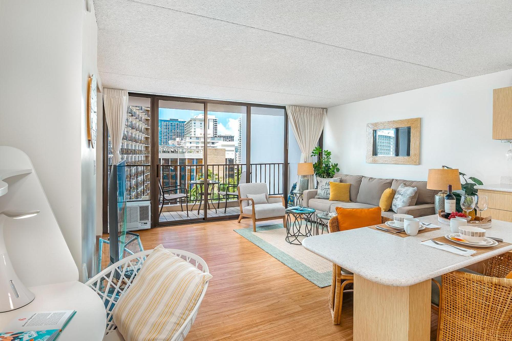 Waikiki Banyan Cozy - Ocean View With Free Parking! Apartment *