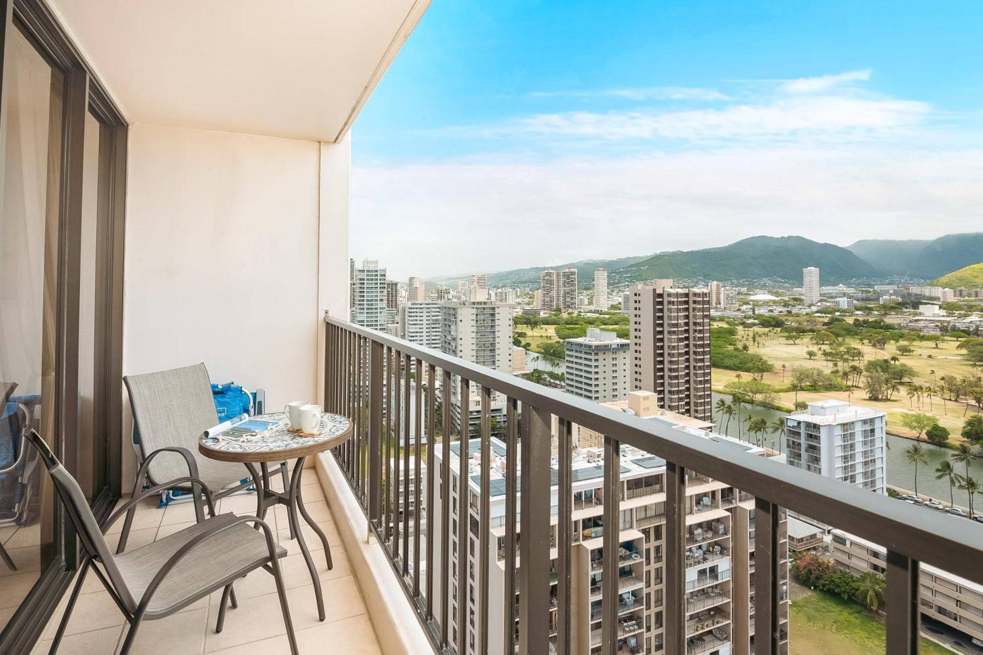 Free Parking Close To Waikiki Pool & Hot Tub Honolulu