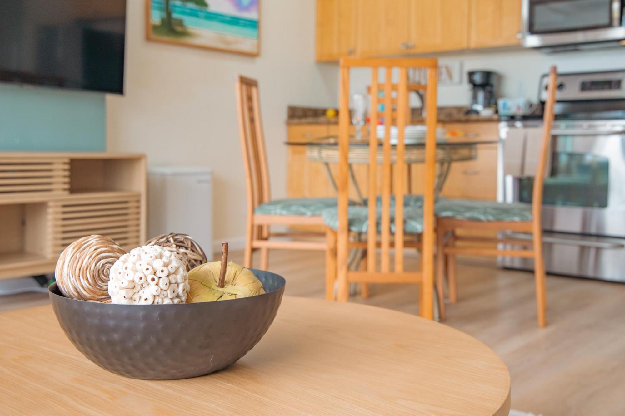 Free Parking Close To Waikiki Pool & Hot Tub Apartment Honolulu