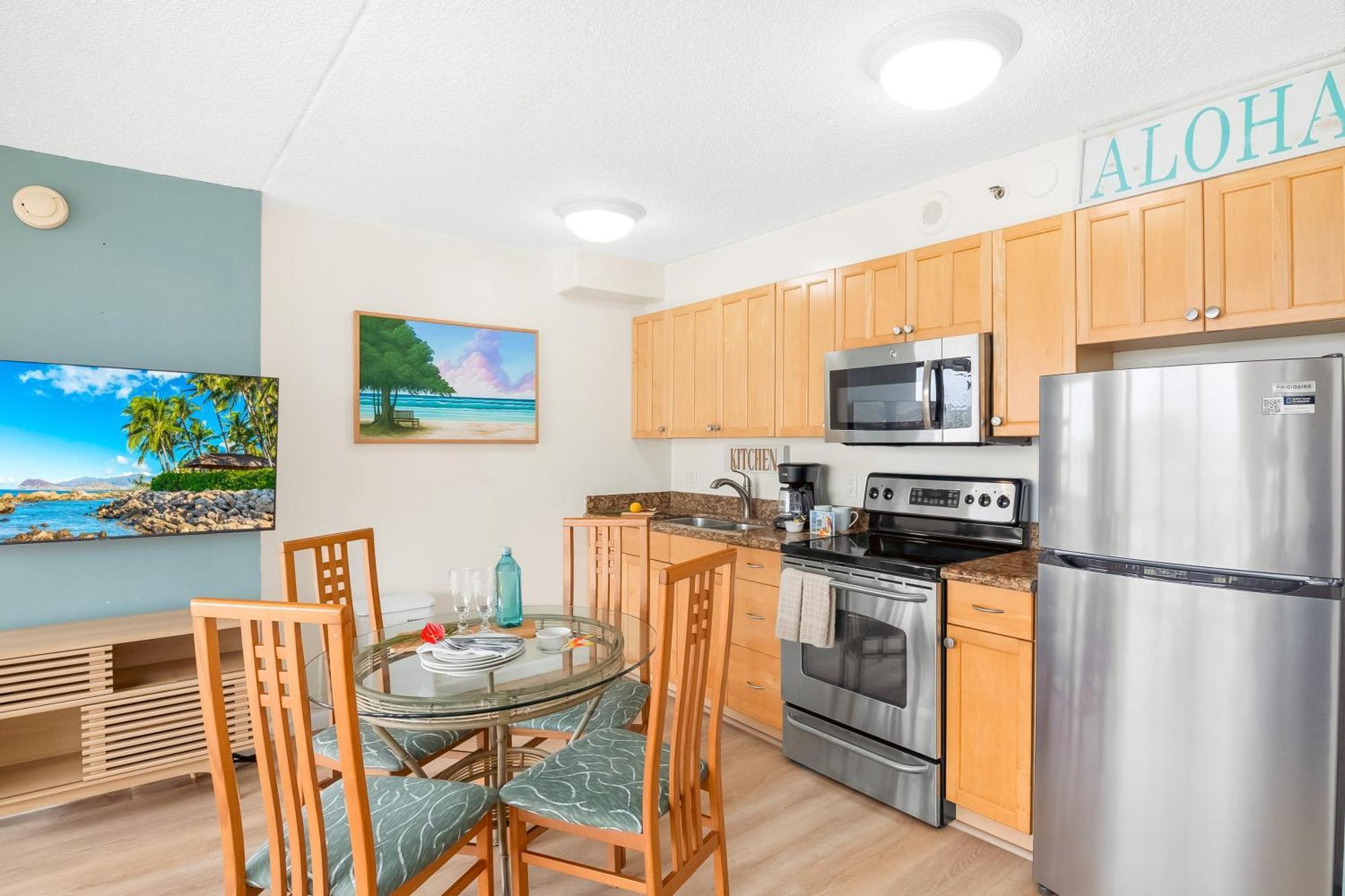 Free Parking Close To Waikiki Pool & Hot Tub Apartment